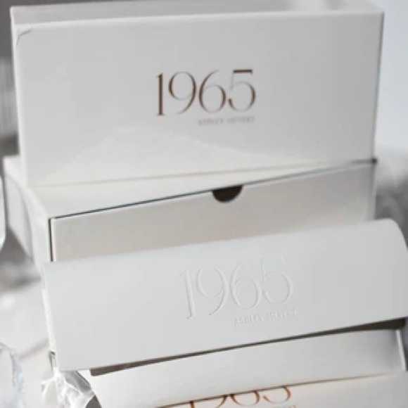 Brand new, never worn in the case. Black cat eye sunglasses. - Picture 5 of 5